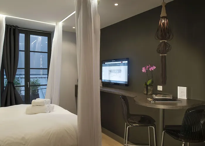 Mihotel Bellecour Hotel 5*