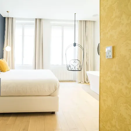 Отель Mihotel Bellecour Лион