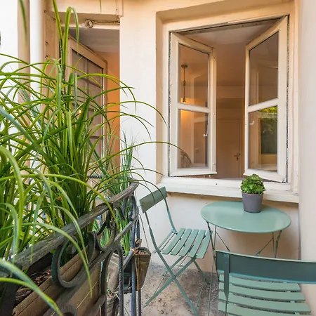 Mihotel Bellecour Лион